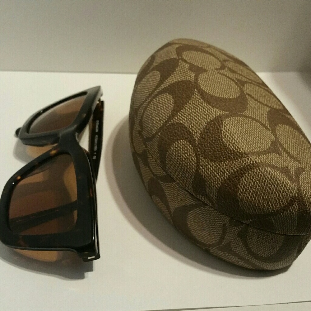 Tortoise Brown Coach Eyeglass Frame & Case - Picture 3 of 7